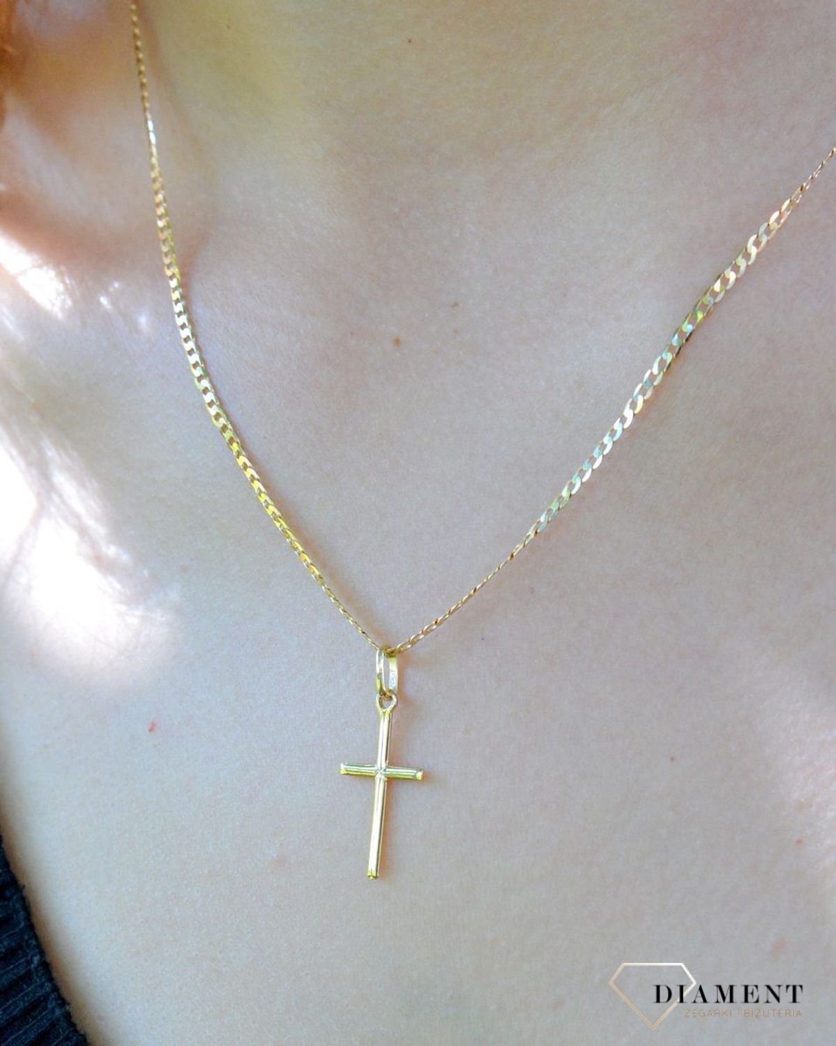 Złota zawieszka krdzyżyk ZA 3169 375.jpg